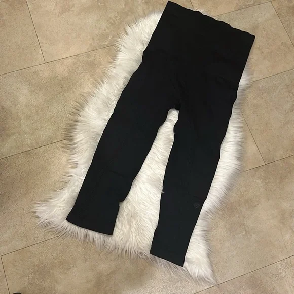 Belly Bandit Mother Tucker Active Capri Leggings